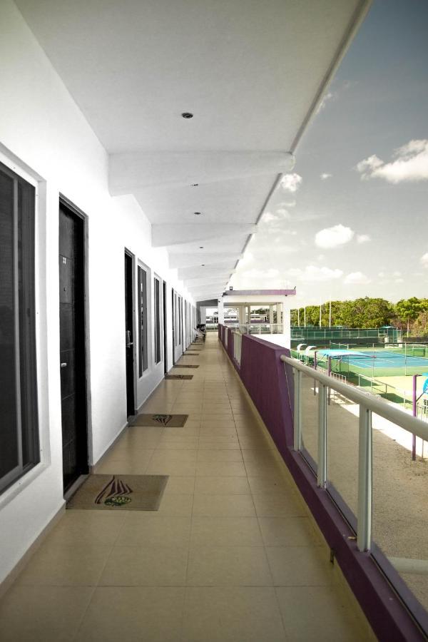 Cancun Tennis Inn Cancún Eksteriør bilde