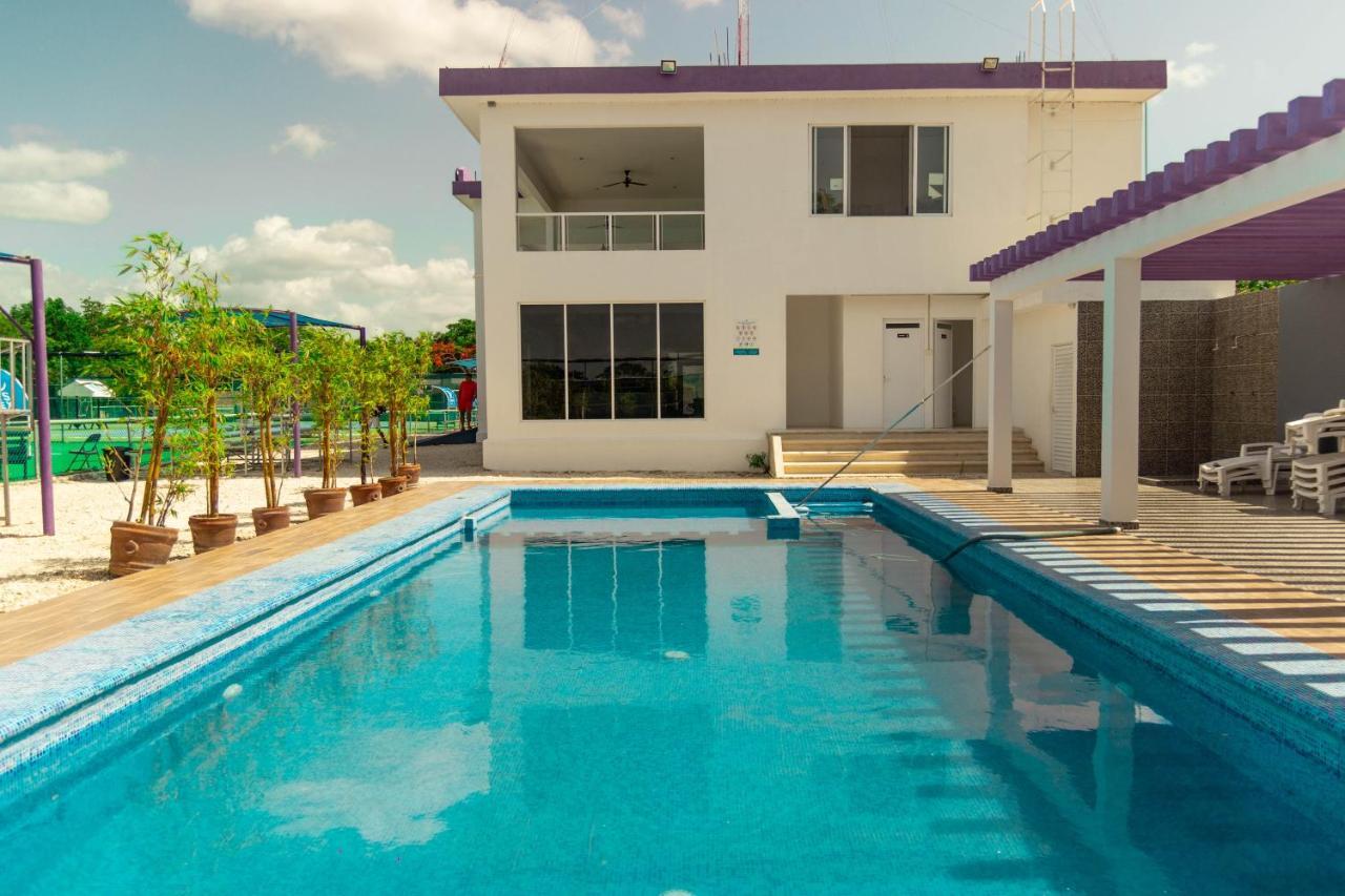 Cancun Tennis Inn Cancún Eksteriør bilde
