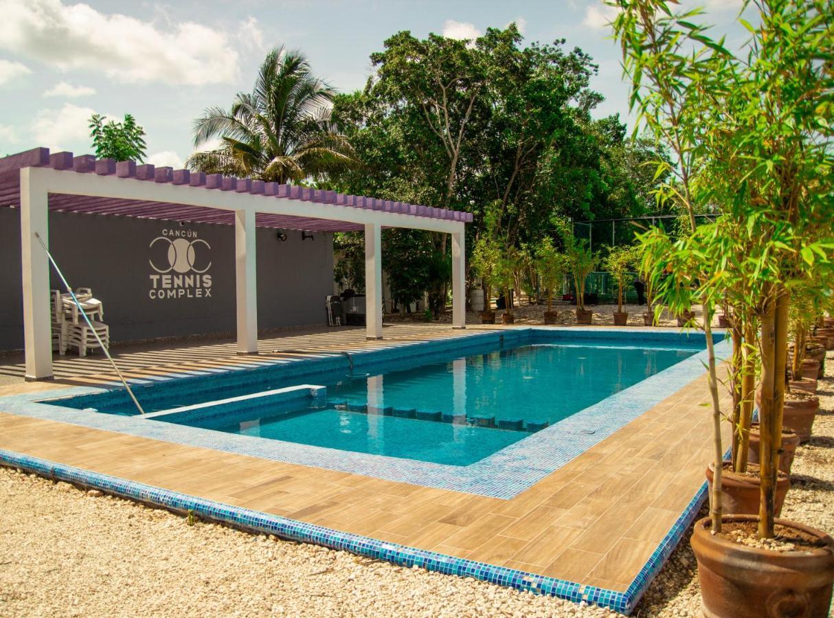 Cancun Tennis Inn Cancún Eksteriør bilde
